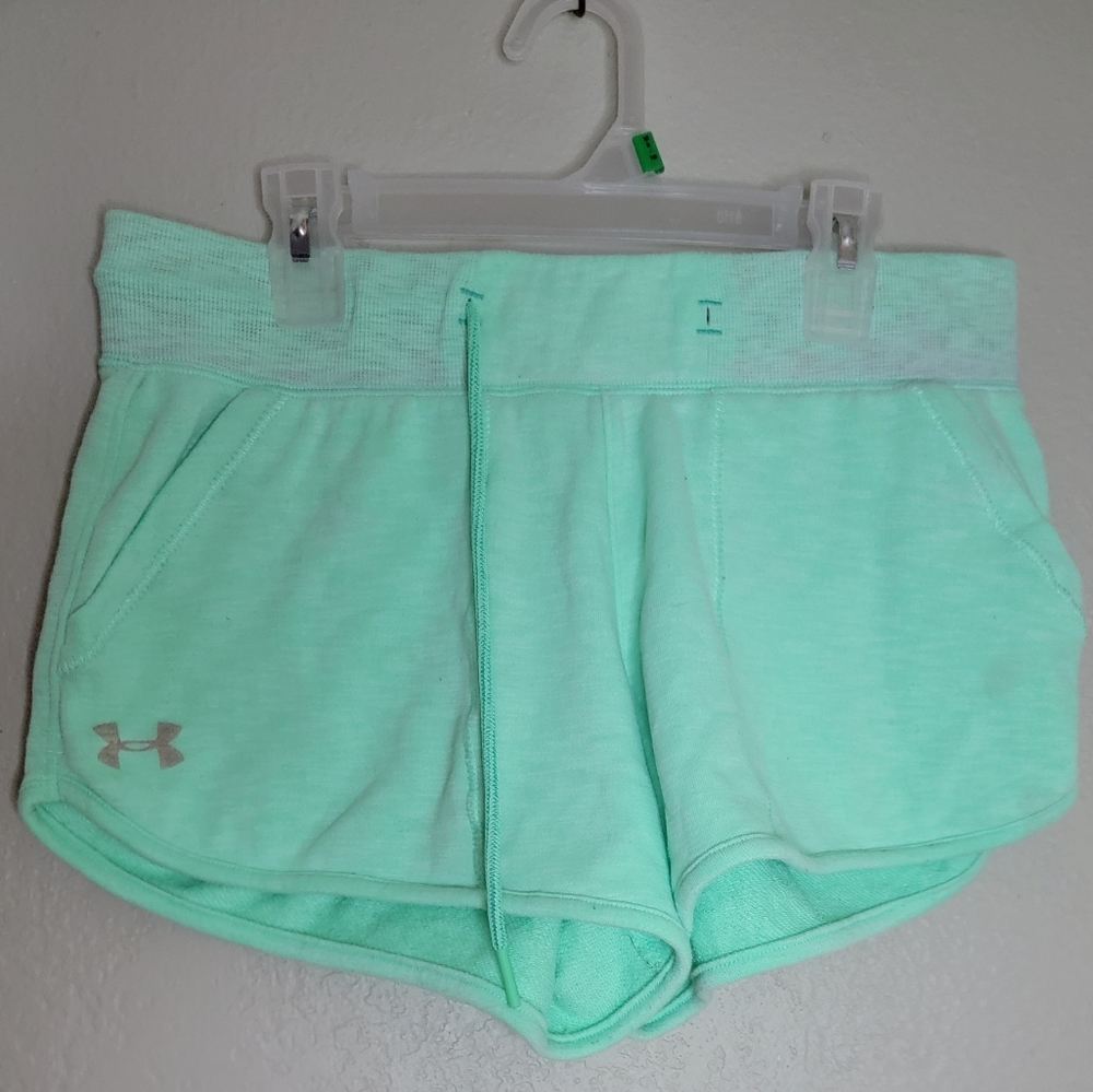 Under armour womens shorts size small